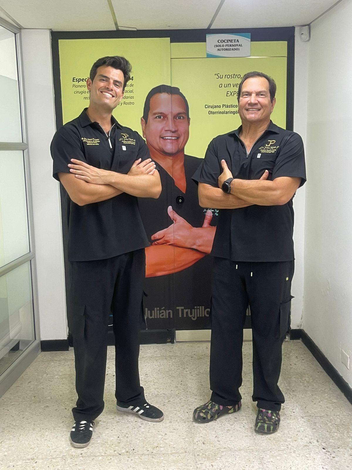 Dr. Juan Antonio Fernández junto a Dr. Julián Trujillo en Santiago de Cali
